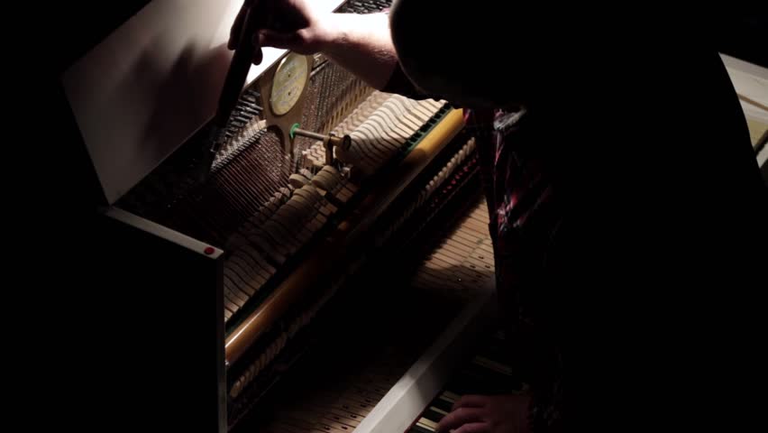 tuner piano
