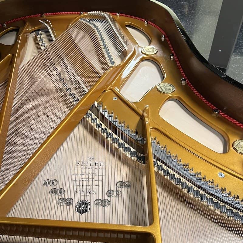 Seiler Piano, Model 208 Polished Ebony, 2002 | Faust Harrison Pianos