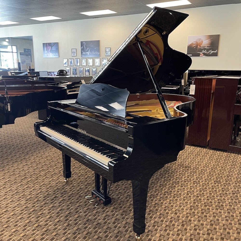 Yamaha Piano, Model C5 PE Polished Ebony, 1986 | Faust Harrison Pianos