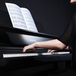 CLP-875PE_Clavinova_hands_2 CLP-875