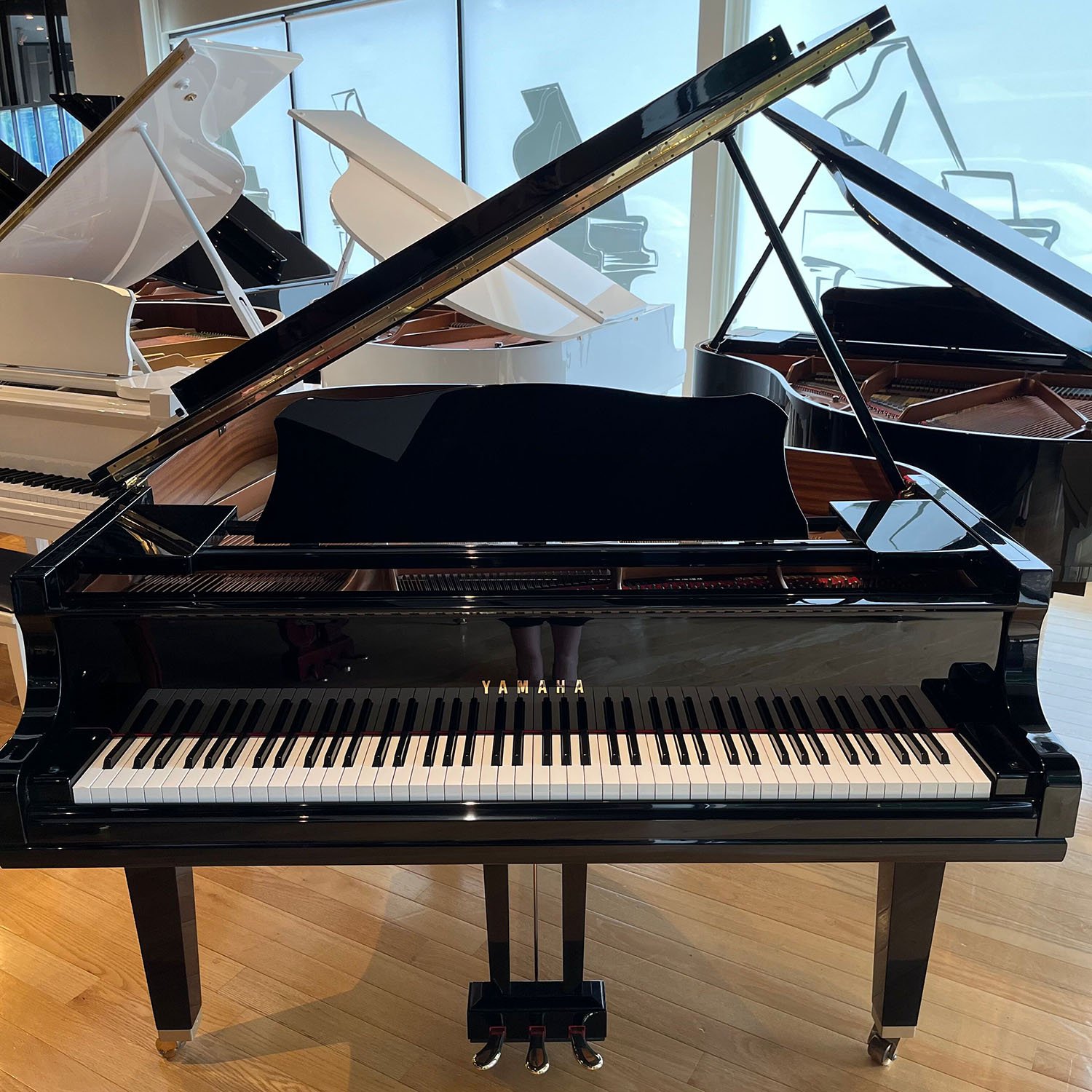 Yamaha Piano, Model GC1 Polished Ebony, 2004 | Faust Harrison Pianos