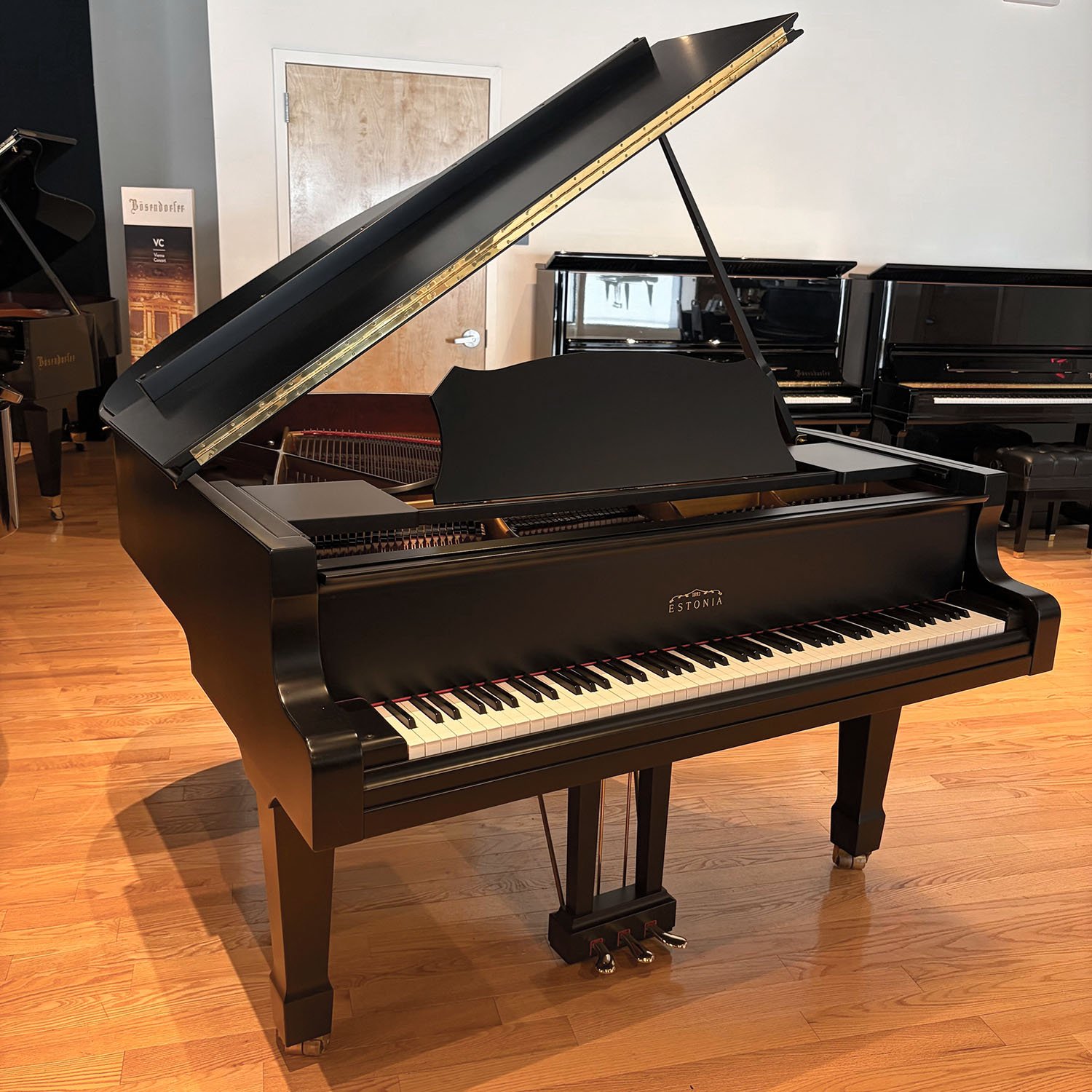 Estonia Piano, Model L168 Satin Ebony, 2004 | Faust Harrison Pianos