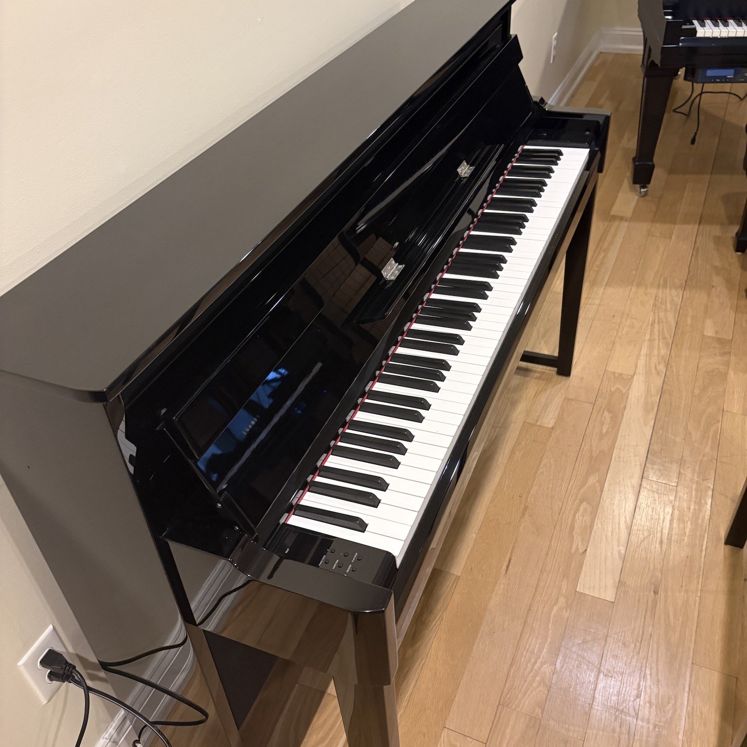 Yamaha Piano, Model NU1 PE Polished Ebony, 2013