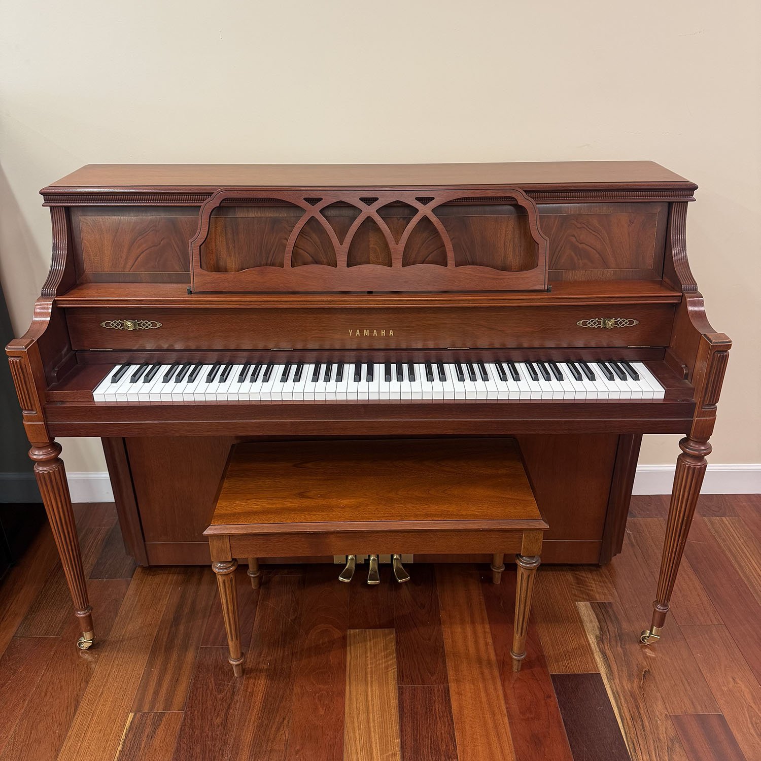 Yamaha Piano, Model M500G Mahogany, 1999